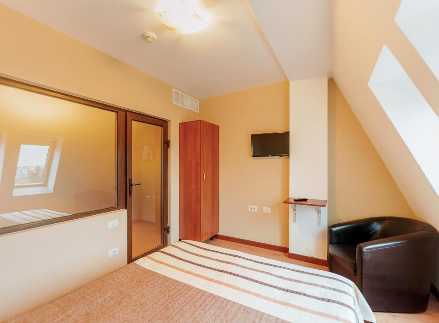 Hotel Crisana アラド エクステリア 写真