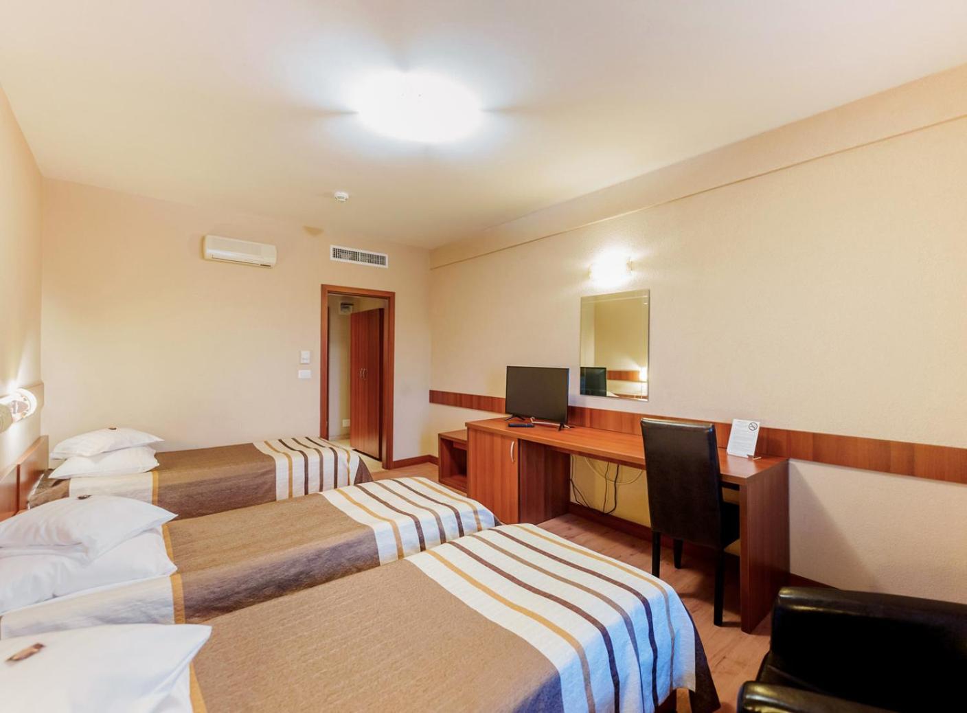 Hotel Crisana アラド エクステリア 写真