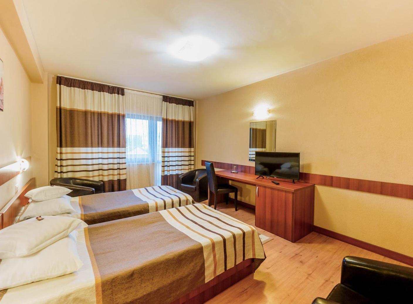 Hotel Crisana アラド エクステリア 写真